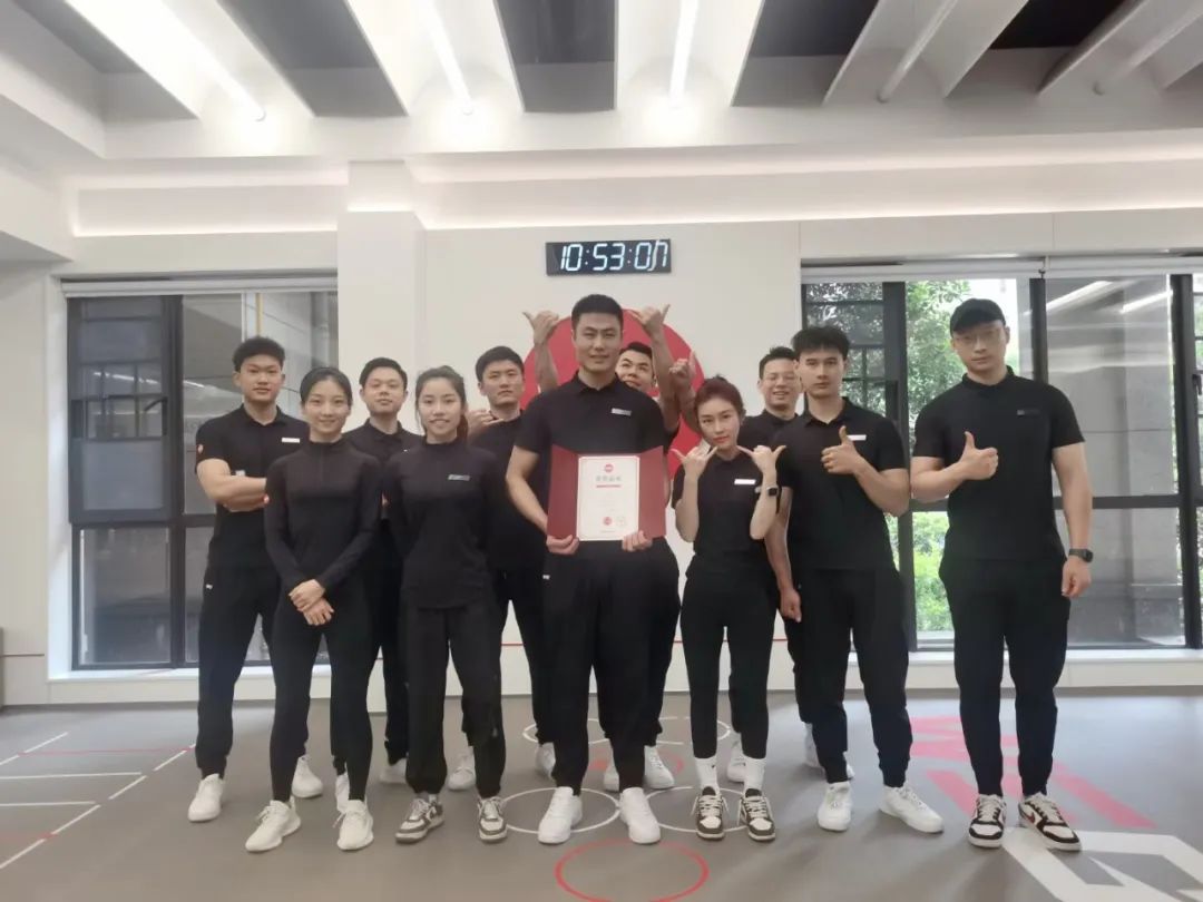 郭海与门店教练们的合影